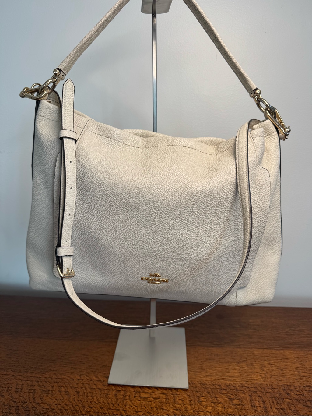 Coach Scout Hobo Pebbled Leather Shoulder Bag In Chalk